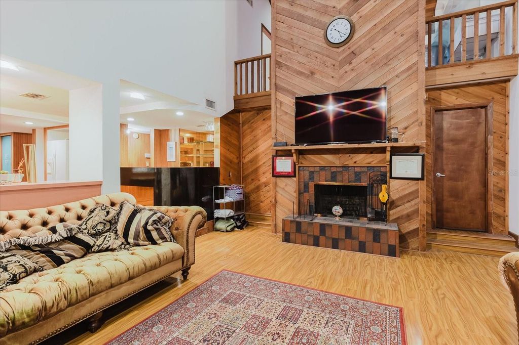 Image 15 of property listing at 4404 OLD ORCHARD DRIVE, Tampa, FL 33618