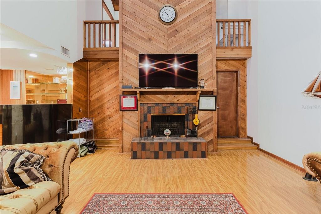 Image 16 of property listing at 4404 OLD ORCHARD DRIVE, Tampa, FL 33618