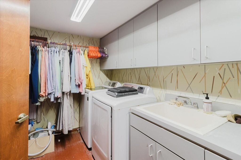 Image 30 of property listing at 4404 OLD ORCHARD DRIVE, Tampa, FL 33618