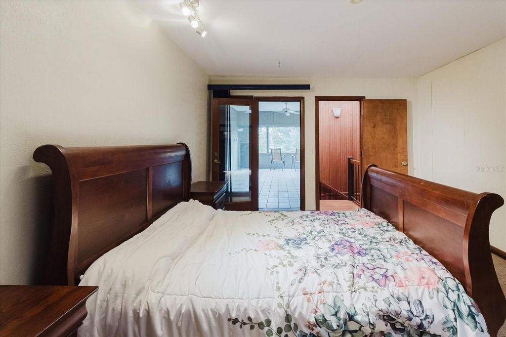 Image 77 of property listing at 4404 OLD ORCHARD DRIVE, Tampa, FL 33618