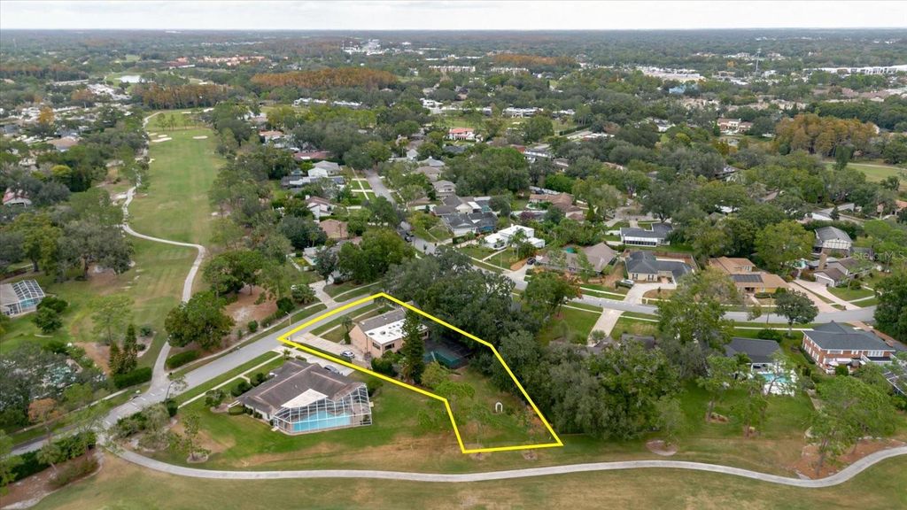 Image 84 of property listing at 4404 OLD ORCHARD DRIVE, Tampa, FL 33618