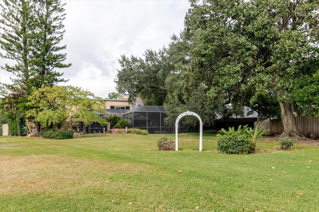 Image 95 of property listing at 4404 OLD ORCHARD DRIVE, Tampa, FL 33618