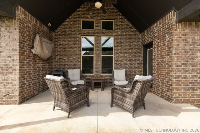 5982 E 143rd Street S, Bixby, OK 74008