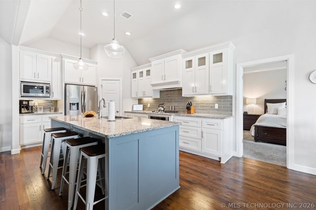 5982 E 143rd Street S, Bixby, OK 74008