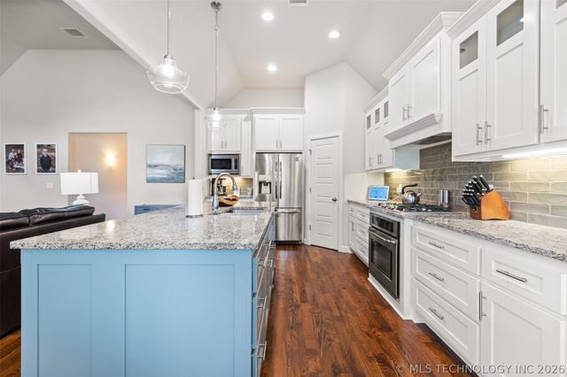 5982 E 143rd Street S, Bixby, OK 74008