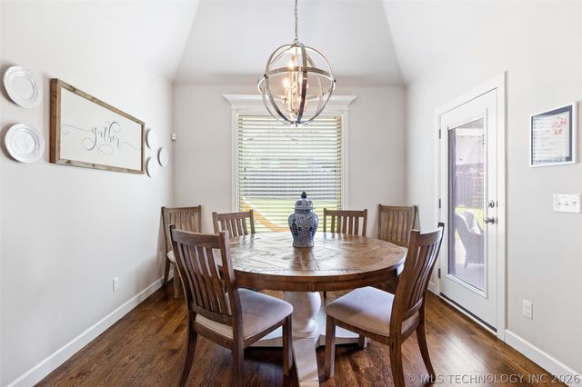 5982 E 143rd Street S, Bixby, OK 74008