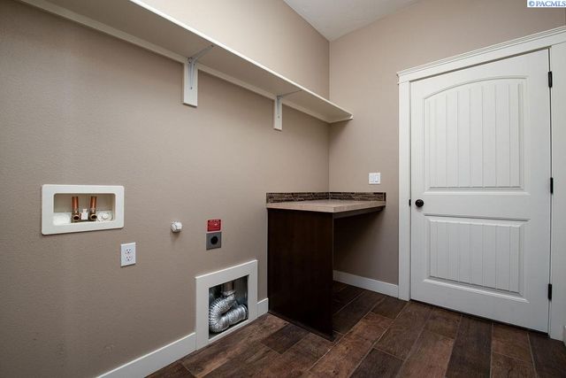 4384 Corvina St, Richland, WA 99352