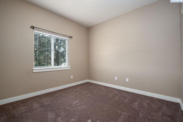 4384 Corvina St, Richland, WA 99352