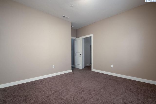 4384 Corvina St, Richland, WA 99352