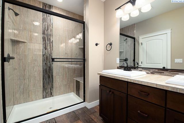 4384 Corvina St, Richland, WA 99352