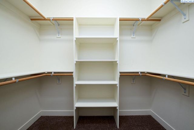 4384 Corvina St, Richland, WA 99352