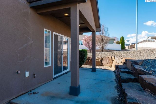 4384 Corvina St, Richland, WA 99352