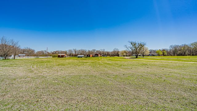 528 Stonegate Drive, Paradise, TX 76073