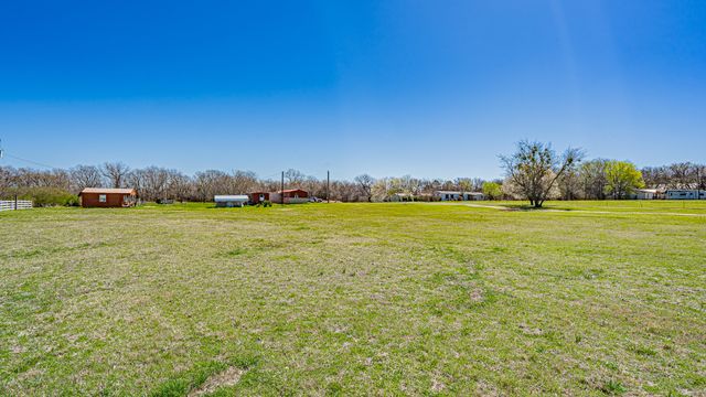 528 Stonegate Drive, Paradise, TX 76073