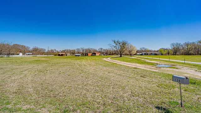 528 Stonegate Drive, Paradise, TX 76073