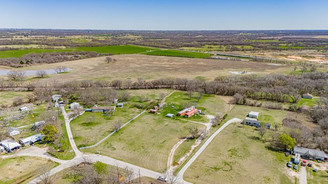 528 Stonegate Drive, Paradise, TX 76073