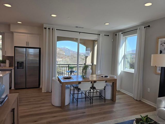 719 Vibrant Glen, Escondido, CA 92026