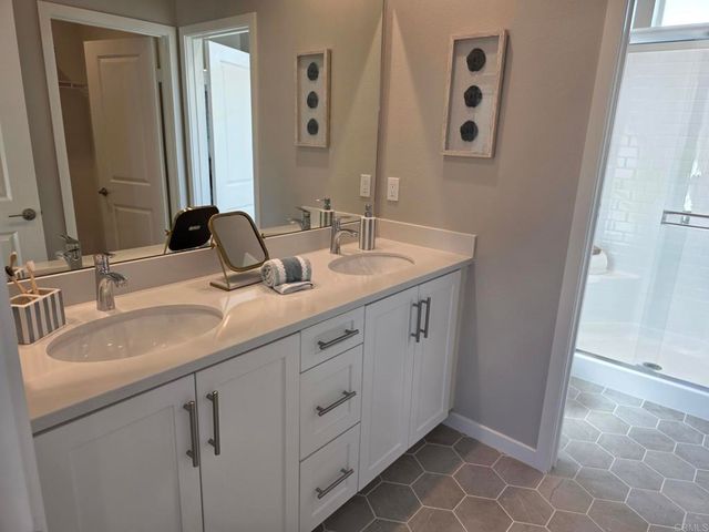 719 Vibrant Glen, Escondido, CA 92026