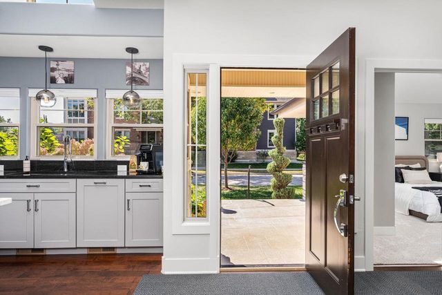 10 Roxbury Road, Madison, WI 53704