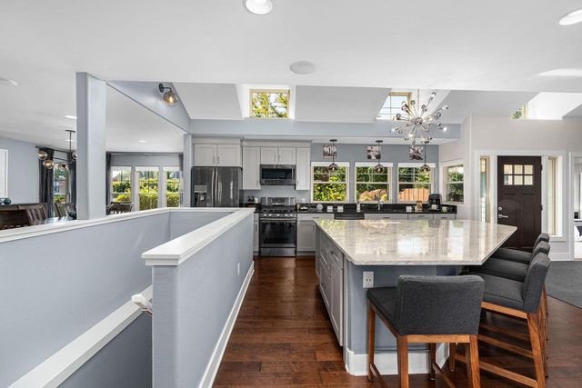 10 Roxbury Road, Madison, WI 53704