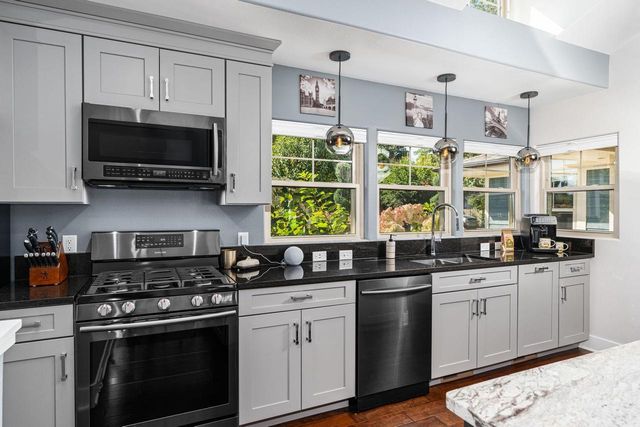 10 Roxbury Road, Madison, WI 53704