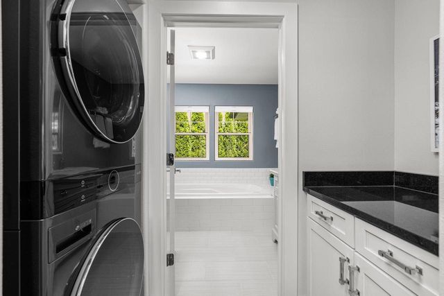 10 Roxbury Road, Madison, WI 53704