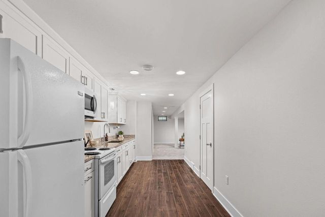 10 Roxbury Road, Madison, WI 53704