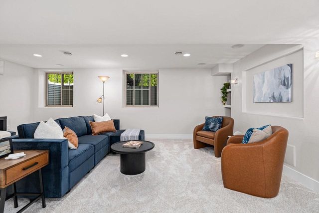 10 Roxbury Road, Madison, WI 53704