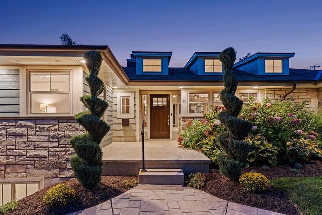 10 Roxbury Road, Madison, WI 53704