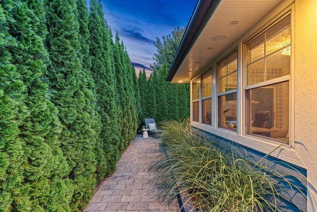 10 Roxbury Road, Madison, WI 53704