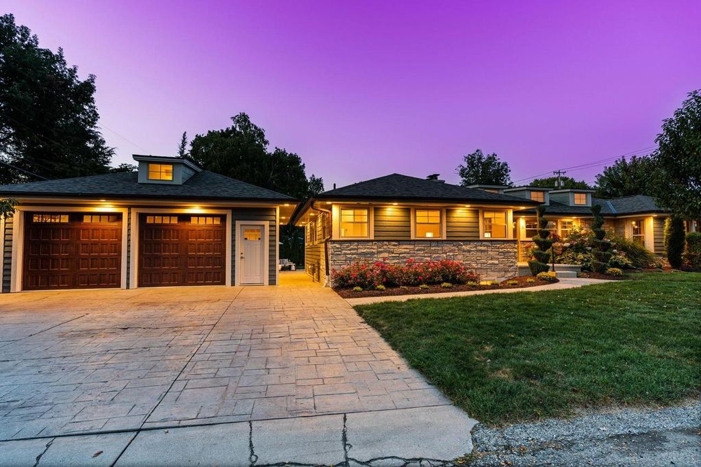 10 Roxbury Road, Madison, WI 53704