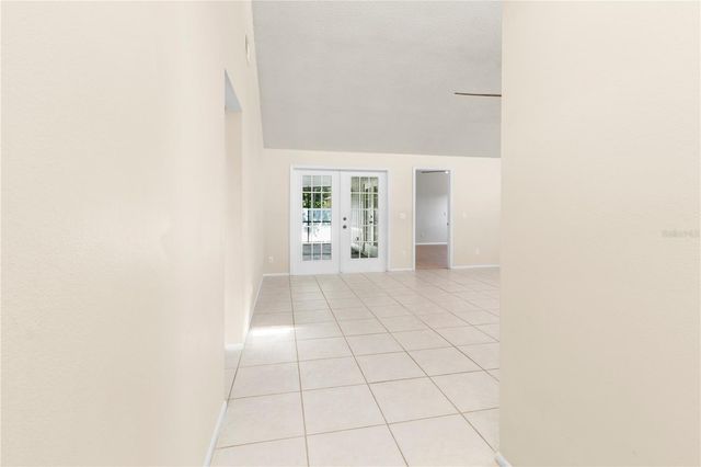 8232 COUNTRY OAKS COURT, Sarasota, FL 34243
