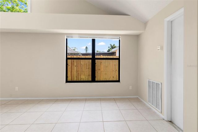 8232 COUNTRY OAKS COURT, Sarasota, FL 34243