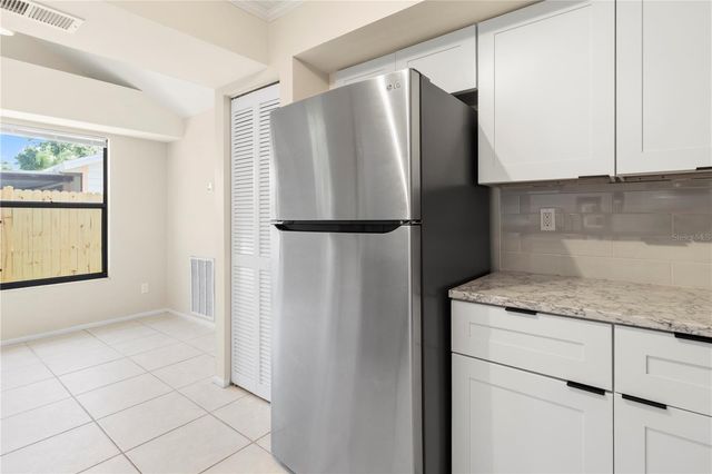 8232 COUNTRY OAKS COURT, Sarasota, FL 34243