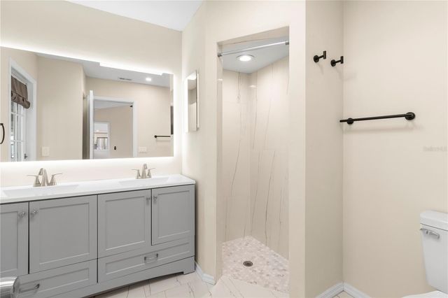 8232 COUNTRY OAKS COURT, Sarasota, FL 34243