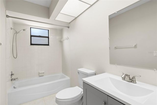 8232 COUNTRY OAKS COURT, Sarasota, FL 34243