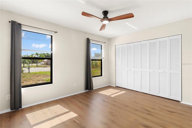 8232 COUNTRY OAKS COURT, Sarasota, FL 34243