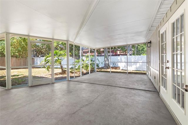 8232 COUNTRY OAKS COURT, Sarasota, FL 34243
