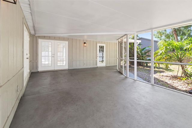 8232 COUNTRY OAKS COURT, Sarasota, FL 34243