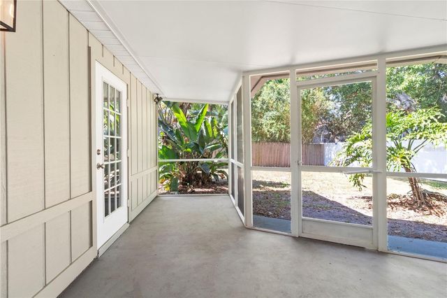 8232 COUNTRY OAKS COURT, Sarasota, FL 34243