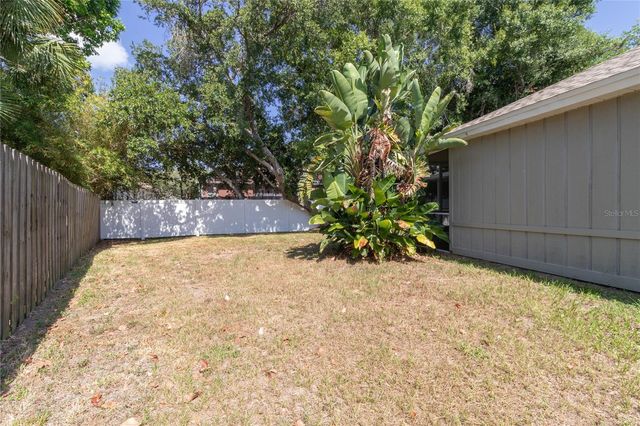 8232 COUNTRY OAKS COURT, Sarasota, FL 34243
