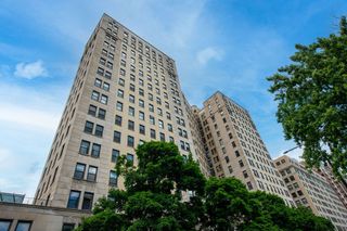 2000 N Lincoln Park West 1101, Chicago, IL 60614