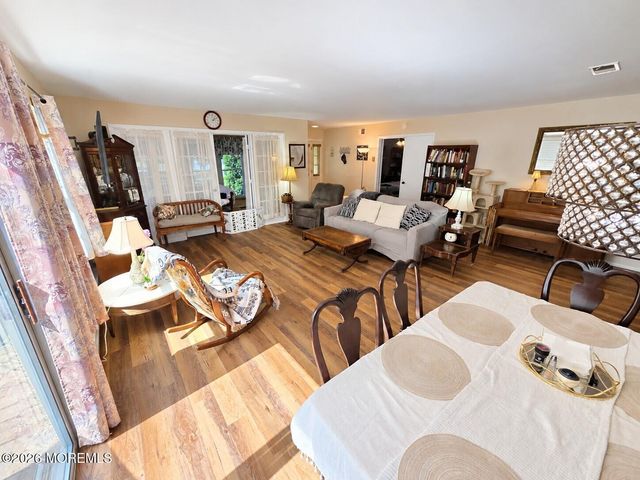 915A Liverpool Circle, Manchester, NJ 08759