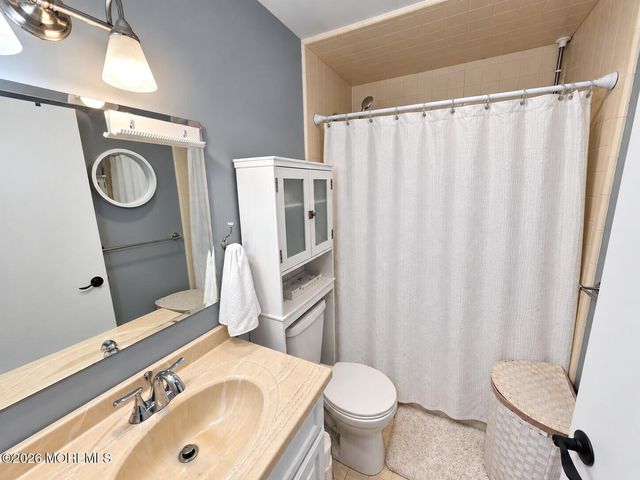 915A Liverpool Circle, Manchester, NJ 08759