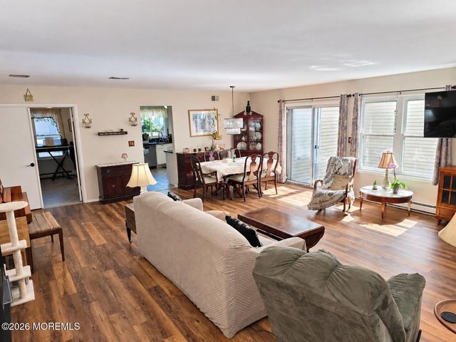 915A Liverpool Circle, Manchester, NJ 08759