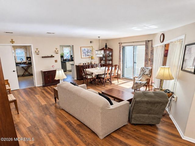 915A Liverpool Circle, Manchester, NJ 08759