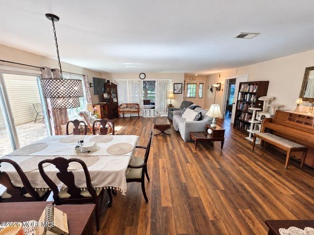 915A Liverpool Circle, Manchester, NJ 08759