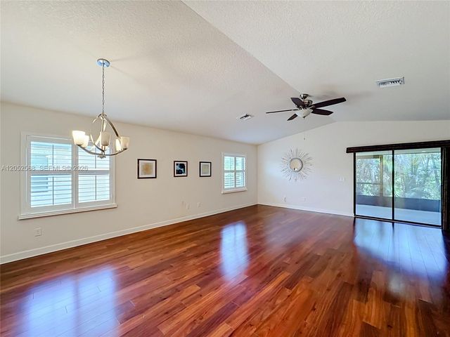 5 Flamenco Way, Port St. Lucie, FL 34952