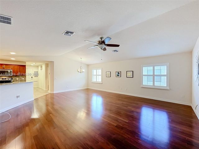 5 Flamenco Way, Port St. Lucie, FL 34952