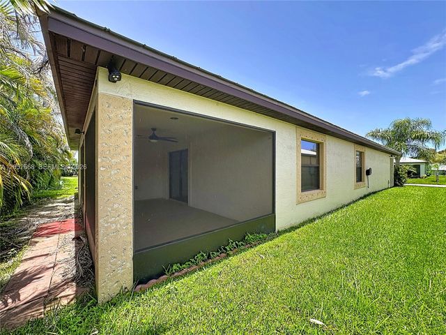 5 Flamenco Way, Port St. Lucie, FL 34952